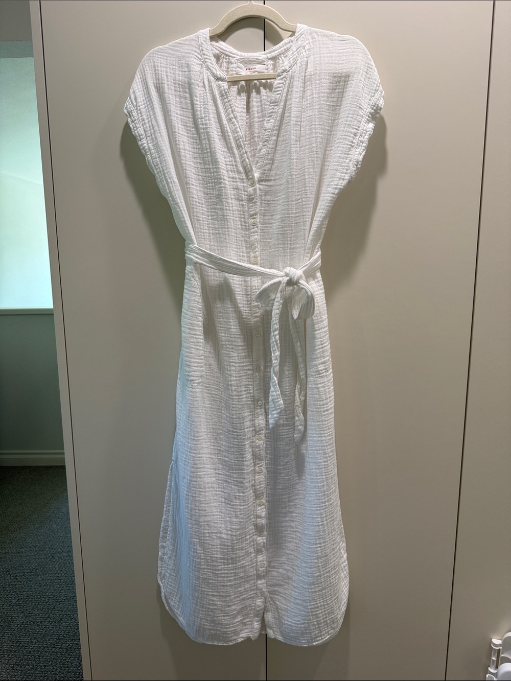 XiRENA White Gauze Button-Front Midi Dress with Tie Waist